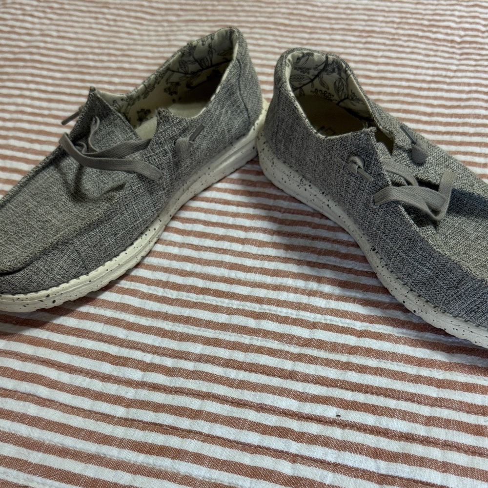 Hey Dude Women’s Textured Gray Loafers - Picture 2 of 4
